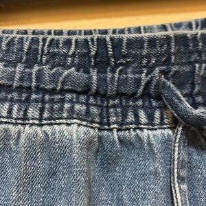 Blue Elastic Waistband Jeans with Faded Indigo